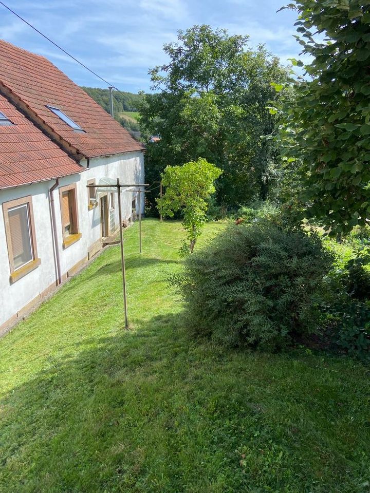 Haus für 1-2 Familien mit Garten und 2 Garagen in ländlicher Lage in Dennweiler-Frohnbach