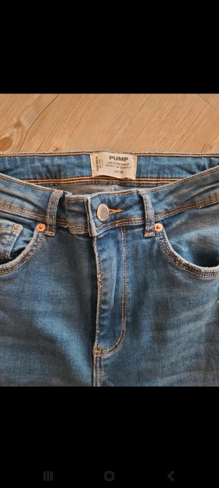 Jeans mit löchern in Augsburg