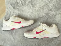 NEU Nike Sneaker Schuhe Sportschuhe Größe 40,5 Niedersachsen - Rehburg-Loccum Vorschau