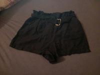 kurze Hose Shorts mit Leinenanteil Gr. M 38 Thüringen - Gößnitz Vorschau