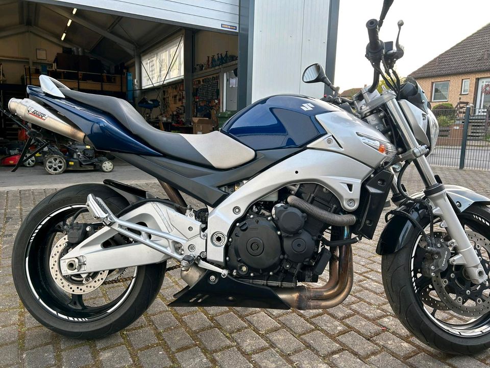 Suzuki GSR 600 (48 Ps) in Friedrichsdorf