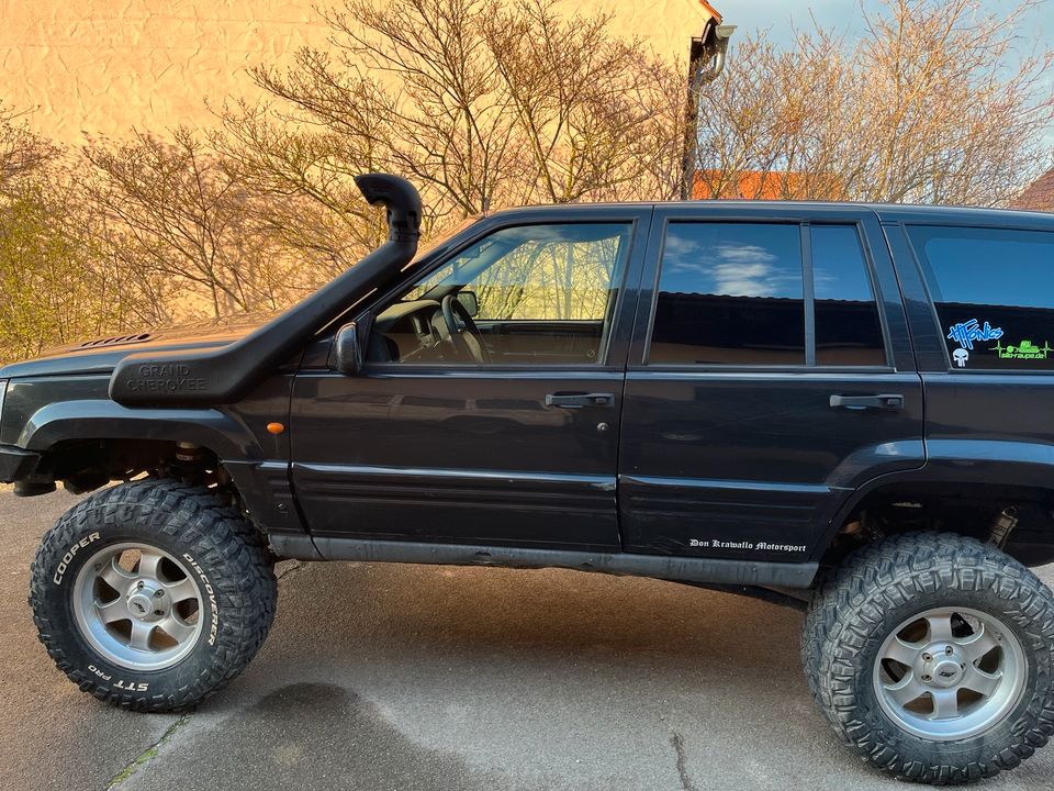 Jeep Grand Cherokee ZJ 5.9 Offroader in Treuchtlingen