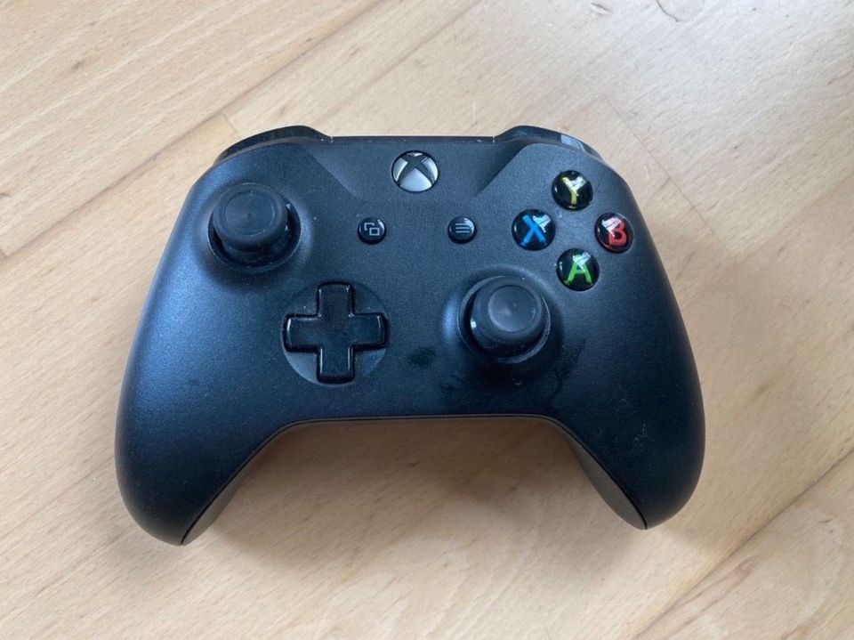 Xbox One Konsole + 1 Wireless Controller + 3Spiele in Osnabrück