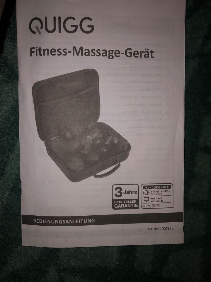 Quigg Fitness Massage Gun Gerät mit Koffer und vielen Aufsätzen in Sachsenhagen