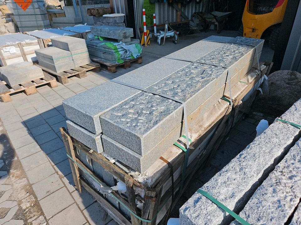Granit Palisade 175x25x10cm anthrazit Pfosten Stehle Naturstein in