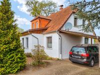 Liebevoll eingerichtetes Wohnhaus mit Keller und Carport auf 1093 m² Grundstück Niedersachsen - Müden Vorschau