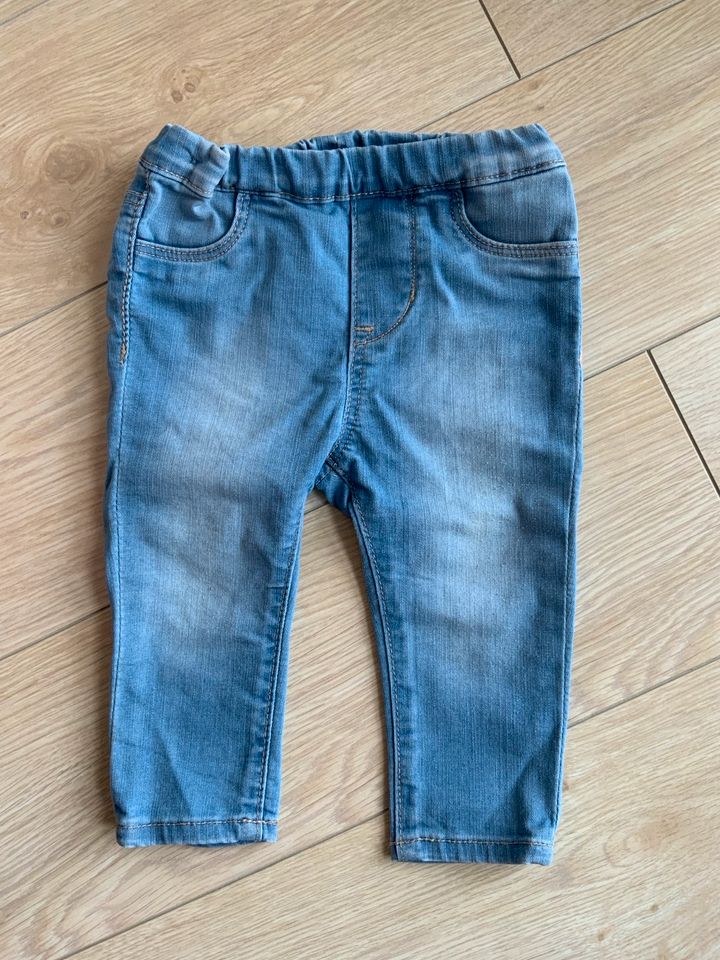 Set aus 2 H&M Mädchen-Jeans Gr. 74 in Wolsfeld