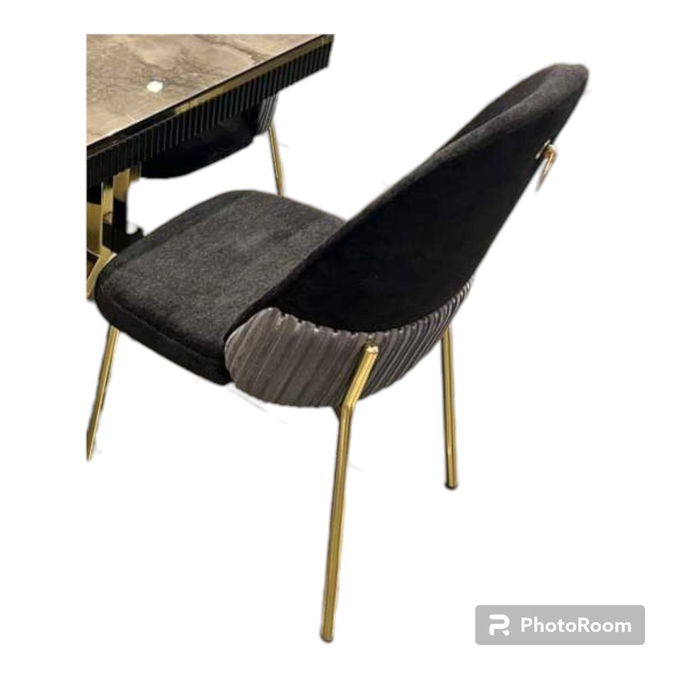 Neu / Stühle mit verschiedenen Farben und Formen für. 99€ Pro Stü in Hannover