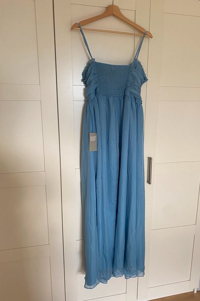 H&M blaues Ballkleid Abendkleid in 44 in Dortmund