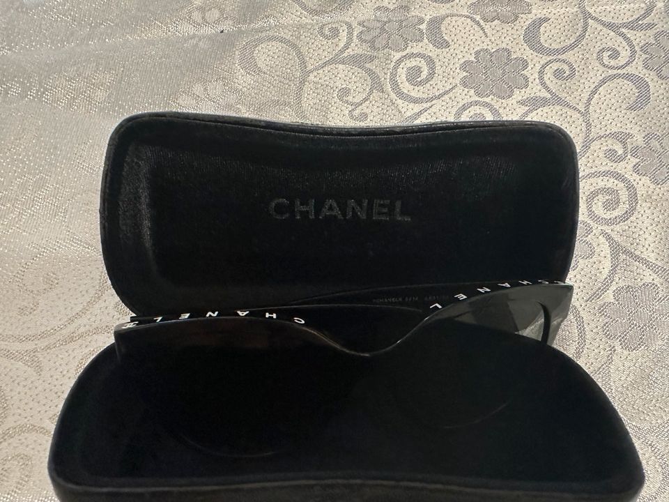 Chanel Sonnenbrille in Duisburg