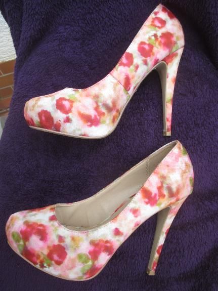 NEU Rosen Blüten Stoff High Heels Plateau Pumps DOROTHY PERKINS in Bammental