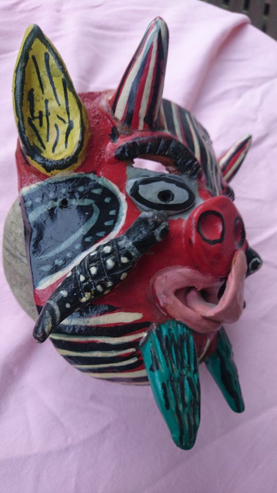 Maske (Souvenir aus Neuseeland) in Berlin