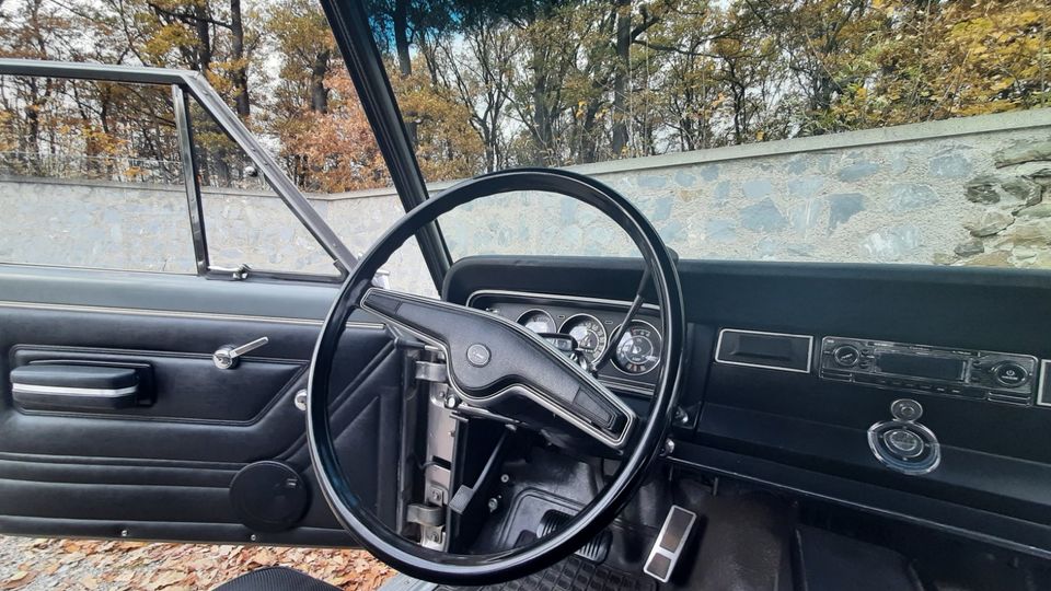 Jeep Wagoneer V8 5,9 in München