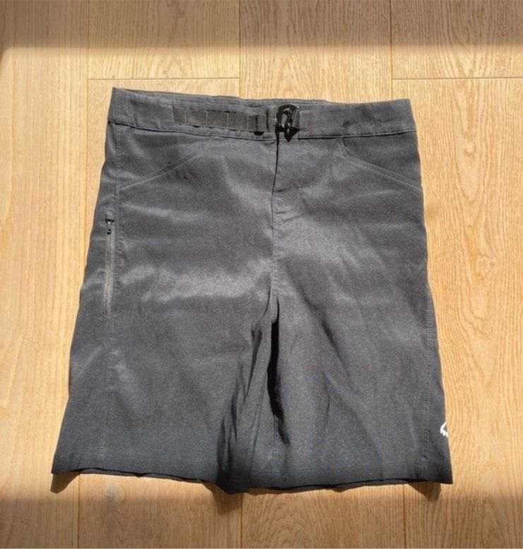 FOX Hose / Shorts Gr. 26 in Glattbach Unterfr.