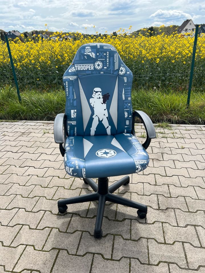 STAR WARS Bürostuhl Storm Trooper in Lage