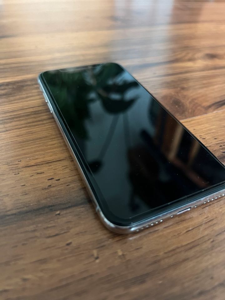 iPhone X/10 weiß  64 GB + Folien + Hülle in Stuttgart