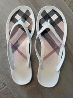 Burberry Flip-Flops Größe 37 Nordrhein-Westfalen - Wipperfürth Vorschau