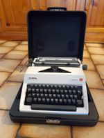 Reise Schreibmaschine Olympia Monica aus 70 Jahren mit Koffer Essen - Essen-Borbeck Vorschau