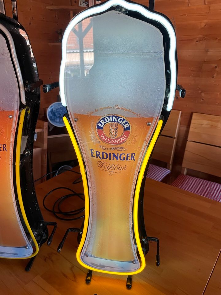 Erdinger Weißbier Neon Leuchtreklame Bier Reklame beleuchtet in Eichenzell