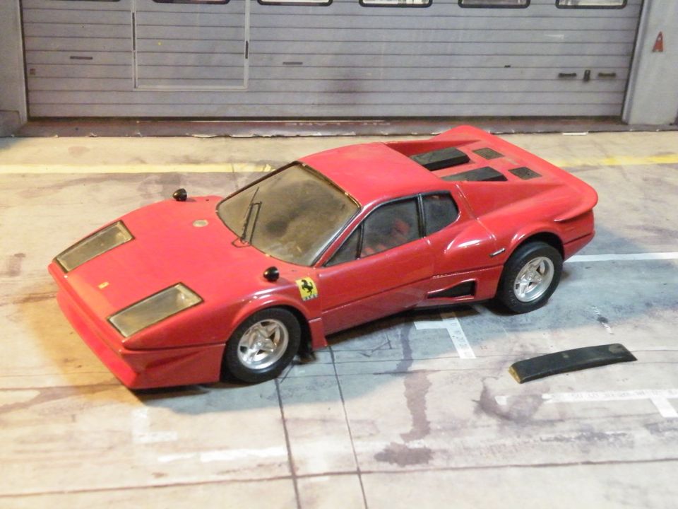 1:24 Ferrari 365 GTB4 mit Heckflügel von DoSlot in Andernach