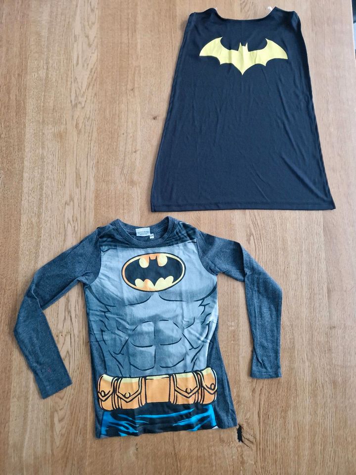 Batman Longsleeve mit abnehmbaren Superhelden-Umhang | Größe 128 in Bayern  - Buchhofen | eBay Kleinanzeigen ist jetzt Kleinanzeigen