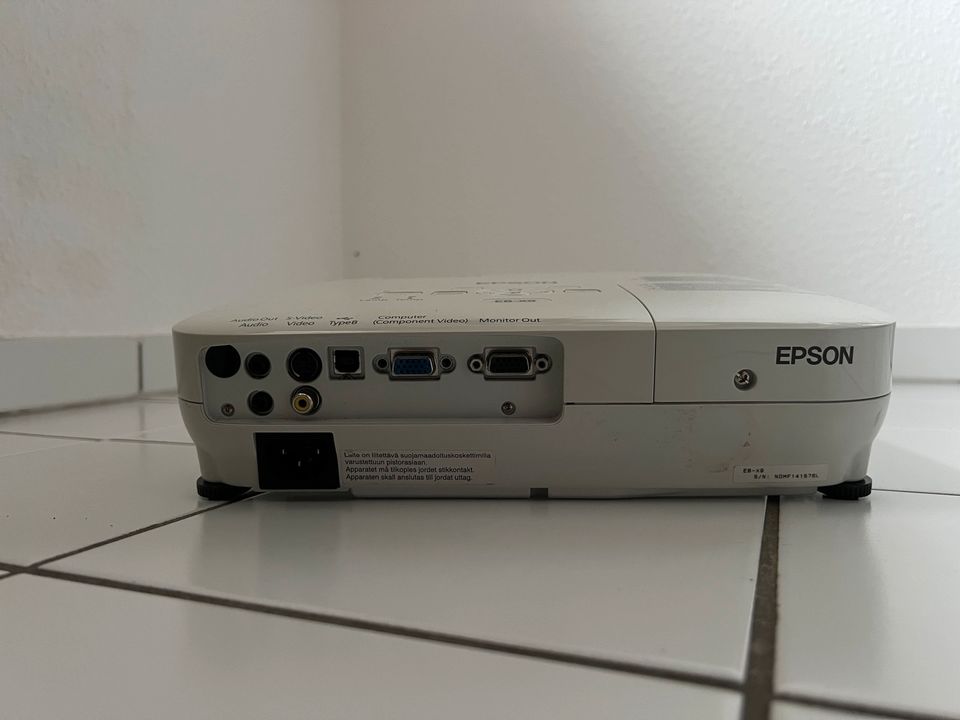 Beamer Epson EB-X9 in Strausberg