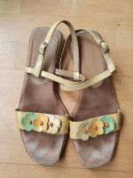 Leder sandalen Größe 38,5 in gelb mit Blümchen Kr. München - Ismaning Vorschau