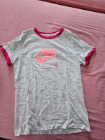 Mädchen Nike T-Shirt Größe XL156/166 Brandenburg - Neuenhagen Vorschau