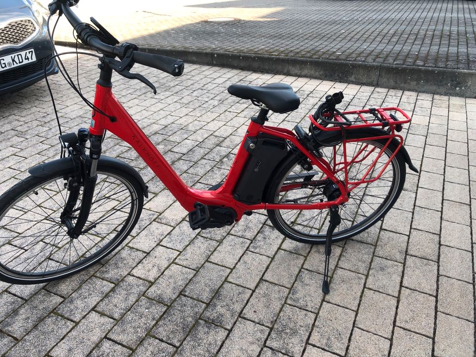 E bike Kalkhoff rot nahezu neuwertig in Bad Saulgau