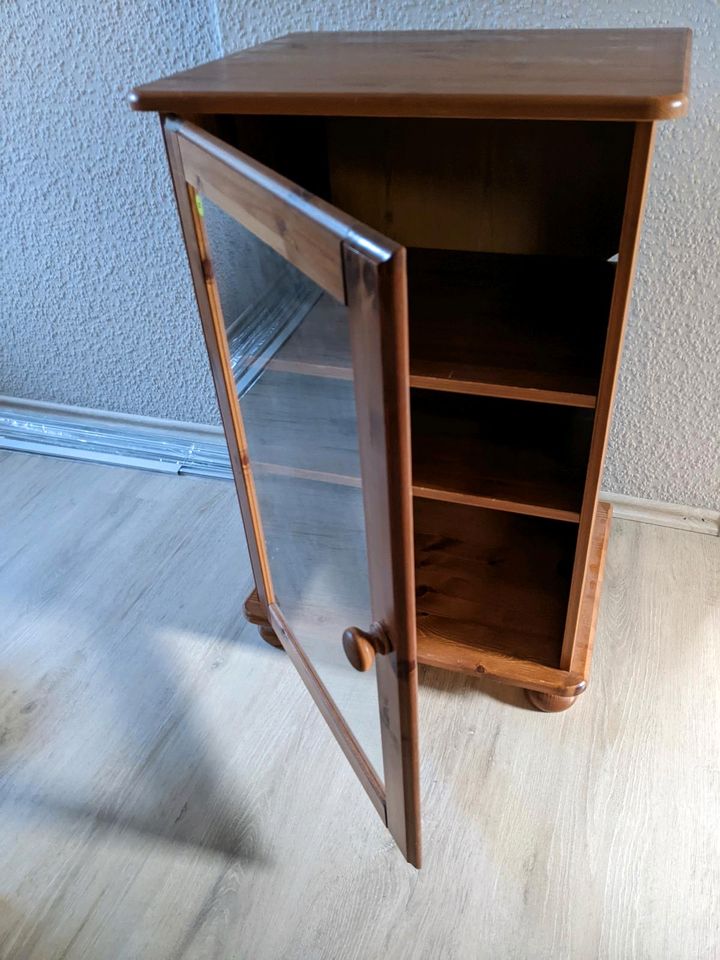 Schrank mit Glastür Kiefer in EICHENOPTIK nur 22 € in Itzehoe