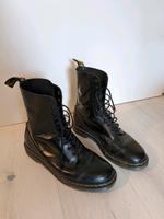 Dr. Martens 1490 10 Loch Stiefel schwarz Gr. 45 / UK 10 Köln - Köln Merheim Vorschau