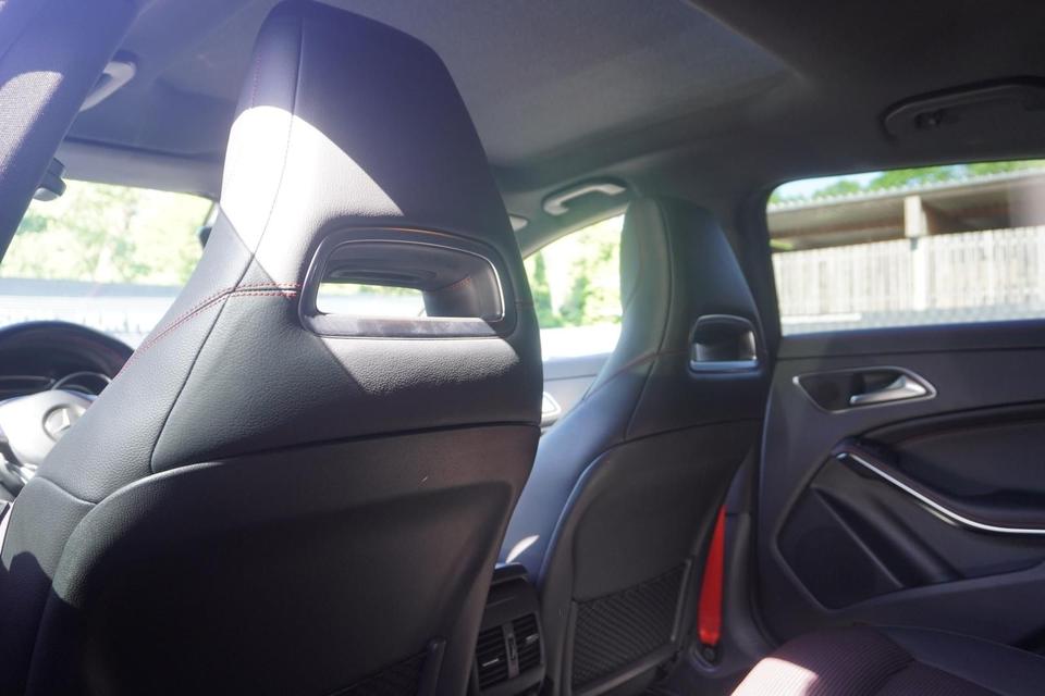 Mercedes-Benz CLA 250 SHOOTING-BRAKE|4MATIC|AMG-LINE|PANO|LED in Monheim am Rhein