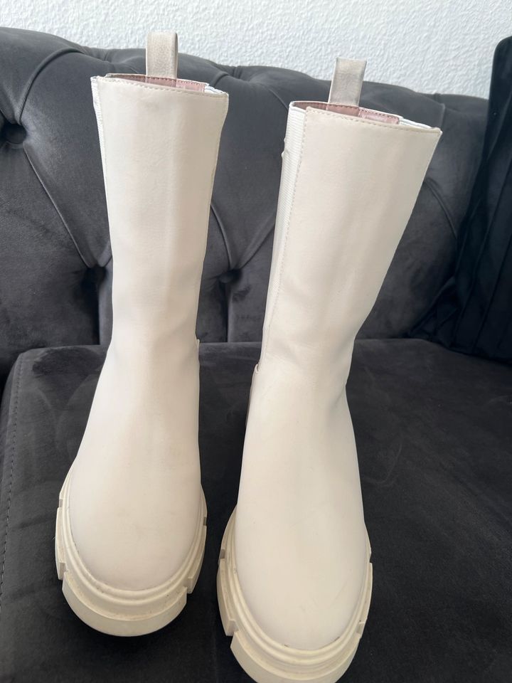 Lange Boots/Stiefel Leder Beige in Güglingen