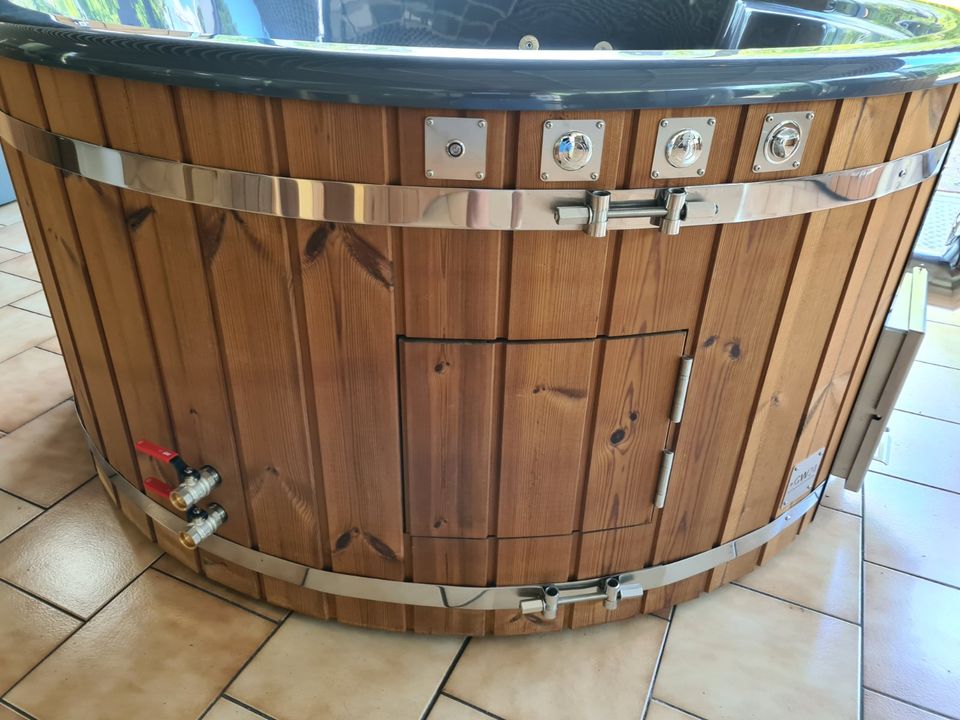 ❗-500 EUR Rabatt Badefass Badetonne Badezuber Whirlpool Hot Tub GFK 200 in Würzburg