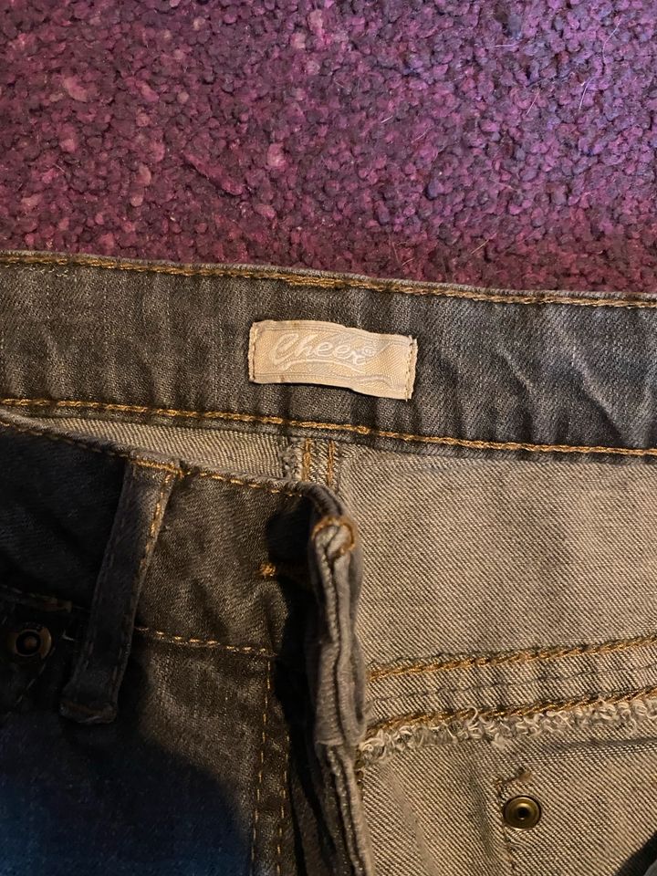 Jeans, Gr. 36, neu in Edewecht