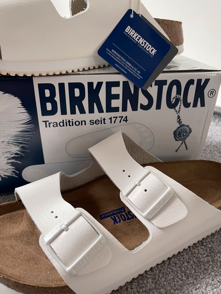 NEU & OVP - Birkenstock Arizona - weiß - EU 43 in Burgdorf