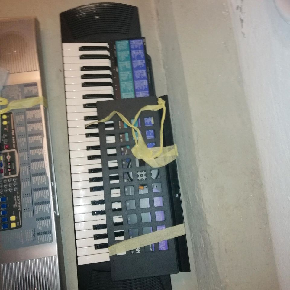 ANGEBOT! Yamaha PSR 77 keyboard + Gittare in Nürnberg (Mittelfr)