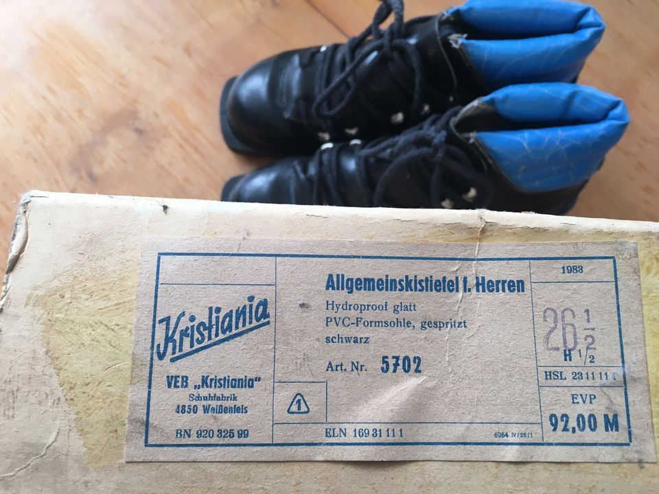 Skistiefel * alt * Kristiania / DDR * Vintage * Schneeschuhe in Leipzig