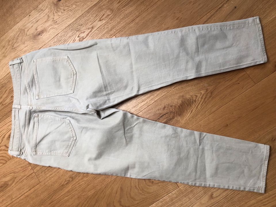 Mom Fit Style Jeans beige Khaki in Ottobrunn