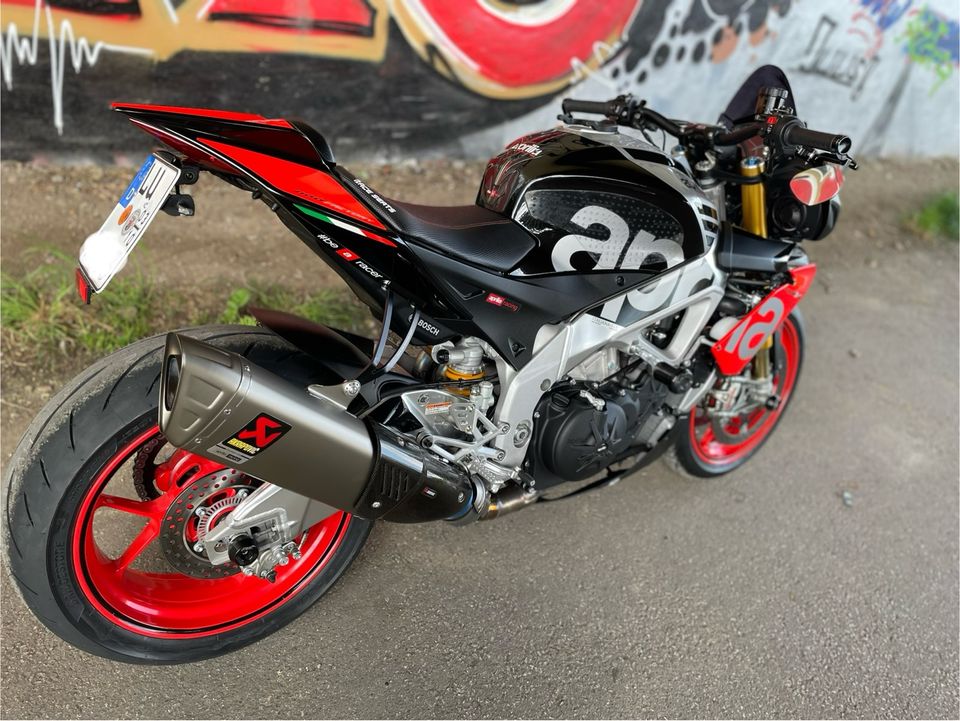 Aprilia Tuono V4 Factory  Akrapovic in Ludwigshafen