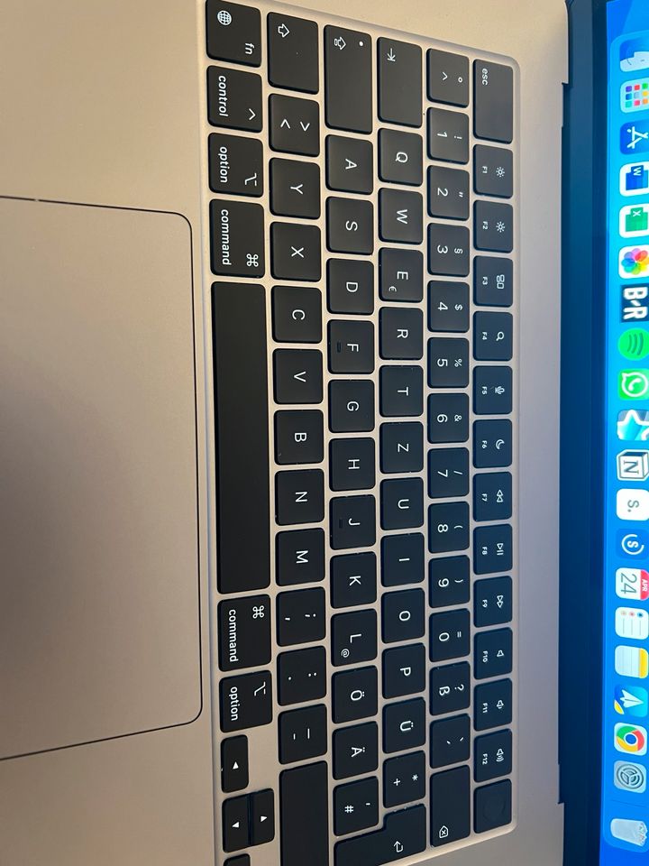 MacBook Air M2 15 Zoll in Berlin