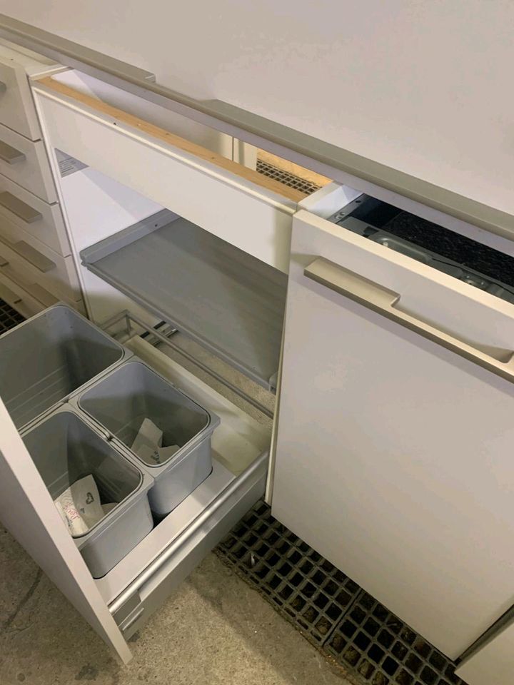 SieMatic Küche 335cm Kühlschr,Ofen,Spülm Lieferung möglich in München