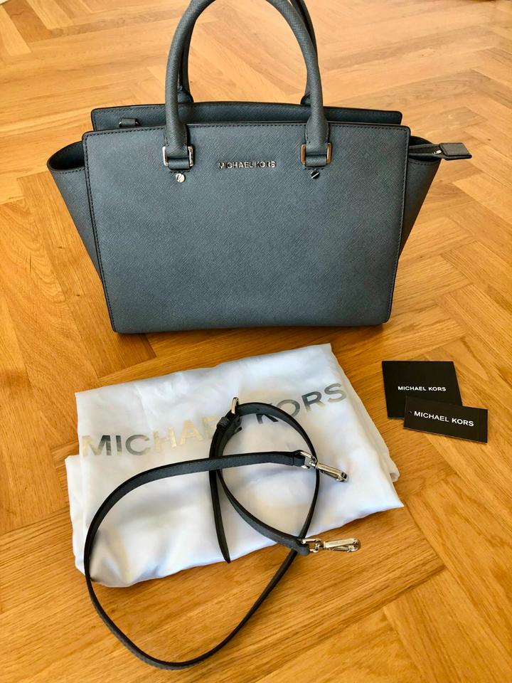 Michael kors bag selma medium hotsell