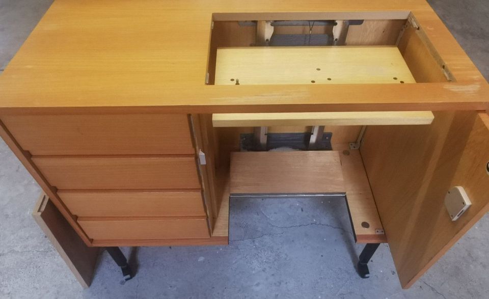 Nähmaschine Schrank Hydraulis für weiteres Modelle Holz TOP in Augsburg