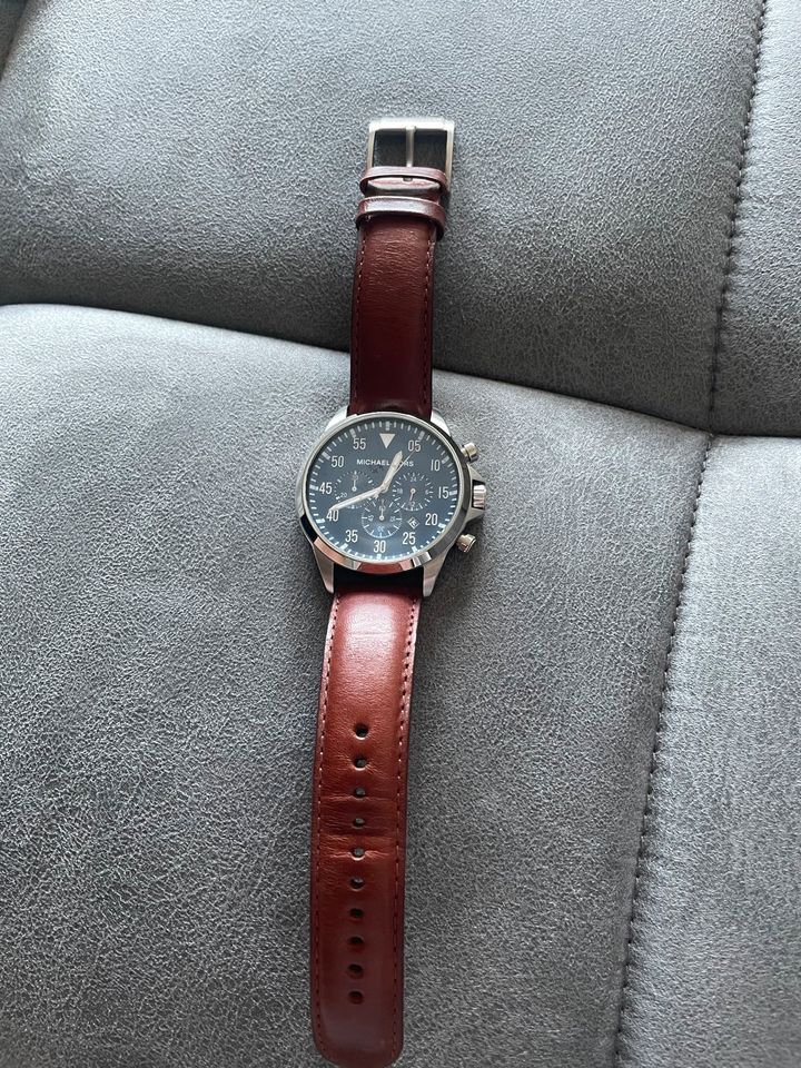 Michael Kors Chronograph Herren Uhr mit Lederarmband in Nordrhein-Westfalen  - Brilon | eBay Kleinanzeigen ist jetzt Kleinanzeigen