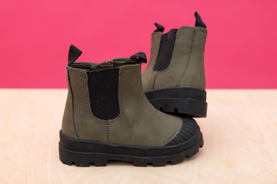 Stiefel H&M Kinderschuhe Kinder Chelseaboots Khaki 23 in Berlin