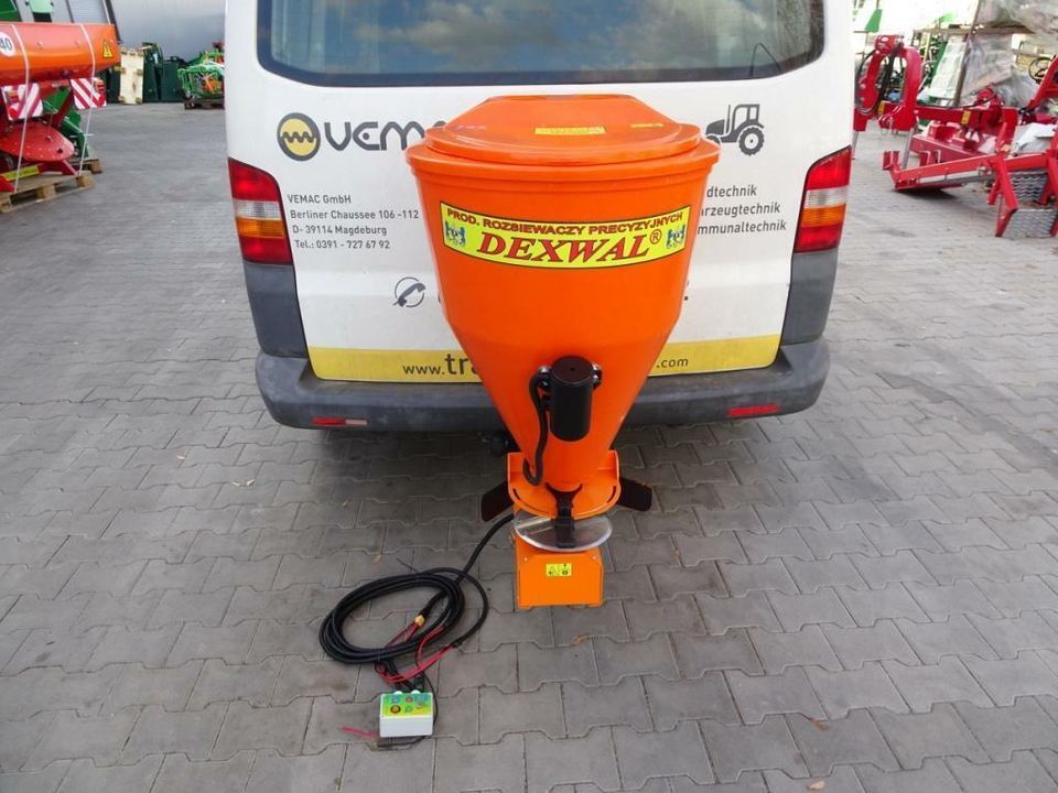 Dexwal Salt Drog 100 Liter Streuer ATV Radlader PKW Elektro NEU in Osterweddingen