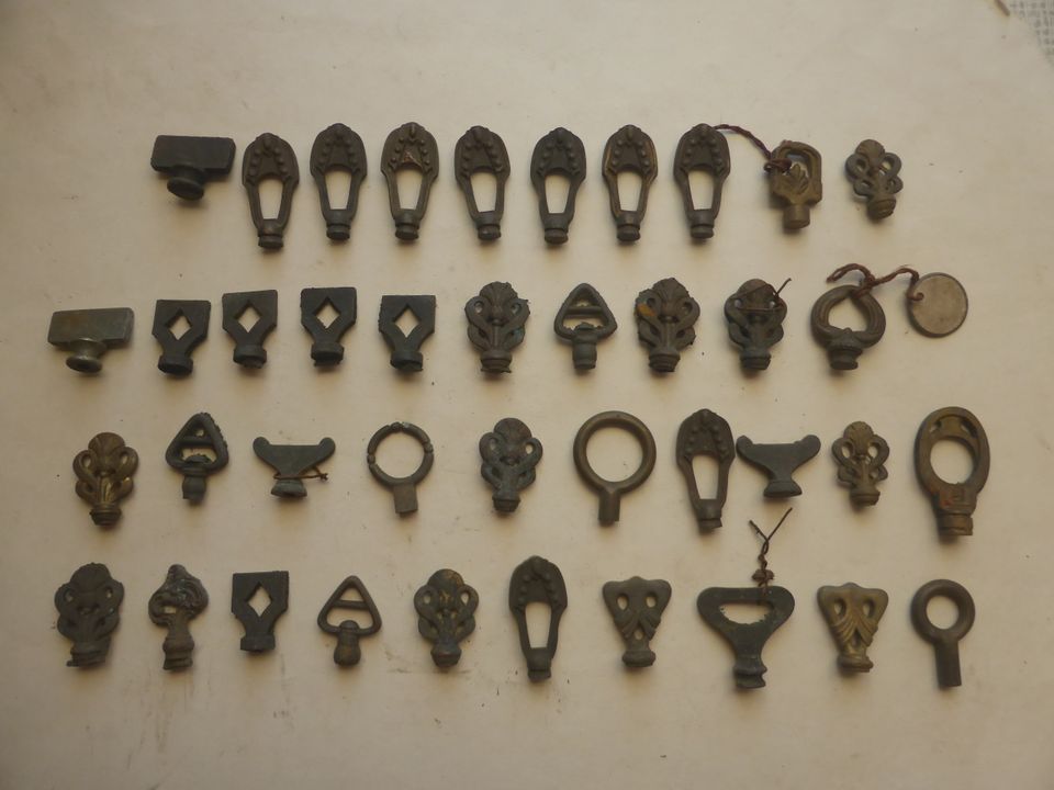 40 Griffe für alte Uhrenschlüssel, Rohlinge original uralt Uhr in Schmoelln