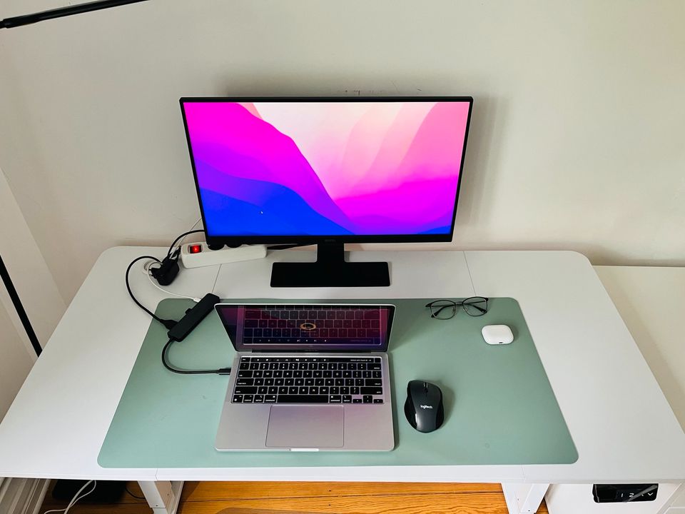 Adjustable home office desk - Excellent condition in Hamburg