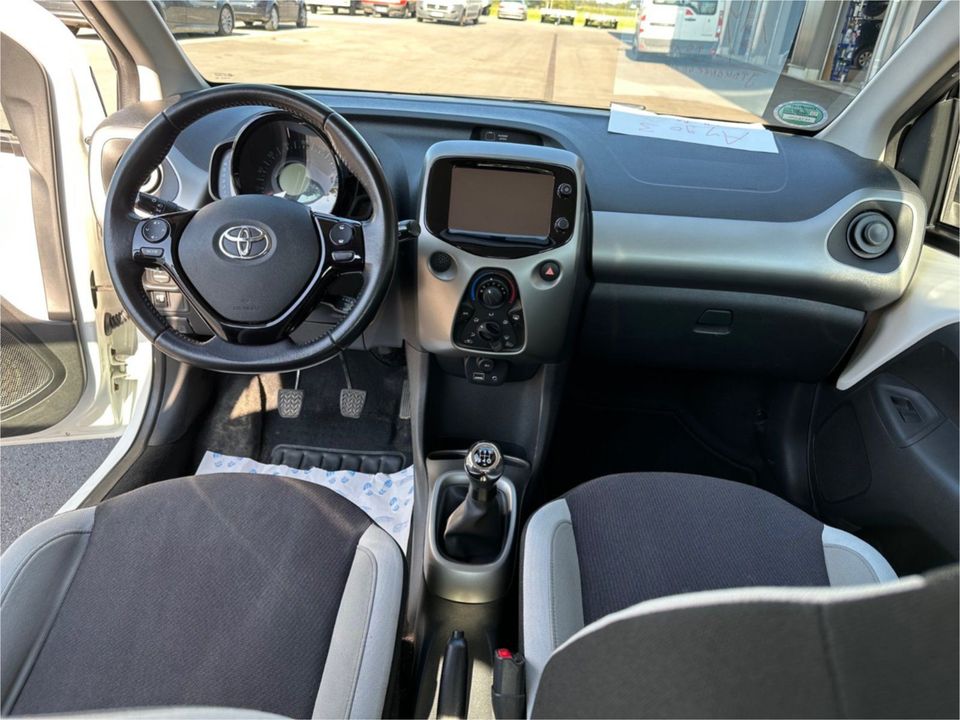 Toyota Aygo X-Play Deutsch 1.Hand mit Kamera in Dillingen (Donau)